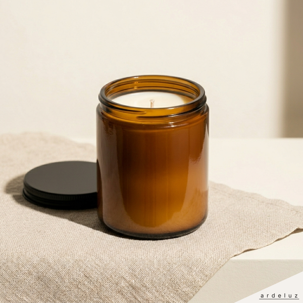 ardeluz NACRE candle with lid removed showing smooth soy wax surface